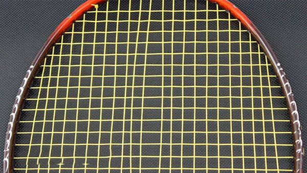 如何挑选一款适合自己的羽毛球拍,怎样给自己挑选合适的羽毛球拍