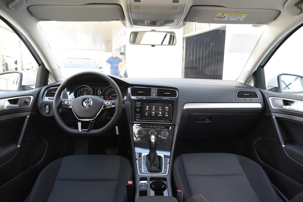 高尔夫2021款200tsi双离合,大众高尔夫2023款200tsidsg