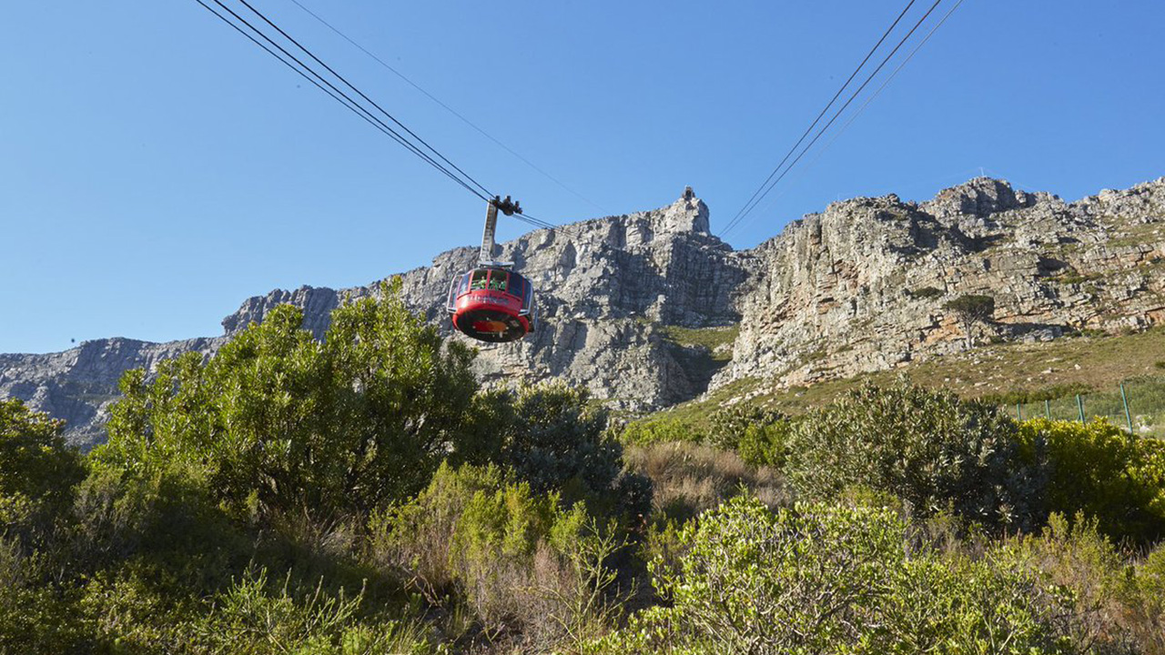 神秘的非洲平顶山：就像一个巨大餐桌，常年被云雾笼罩！