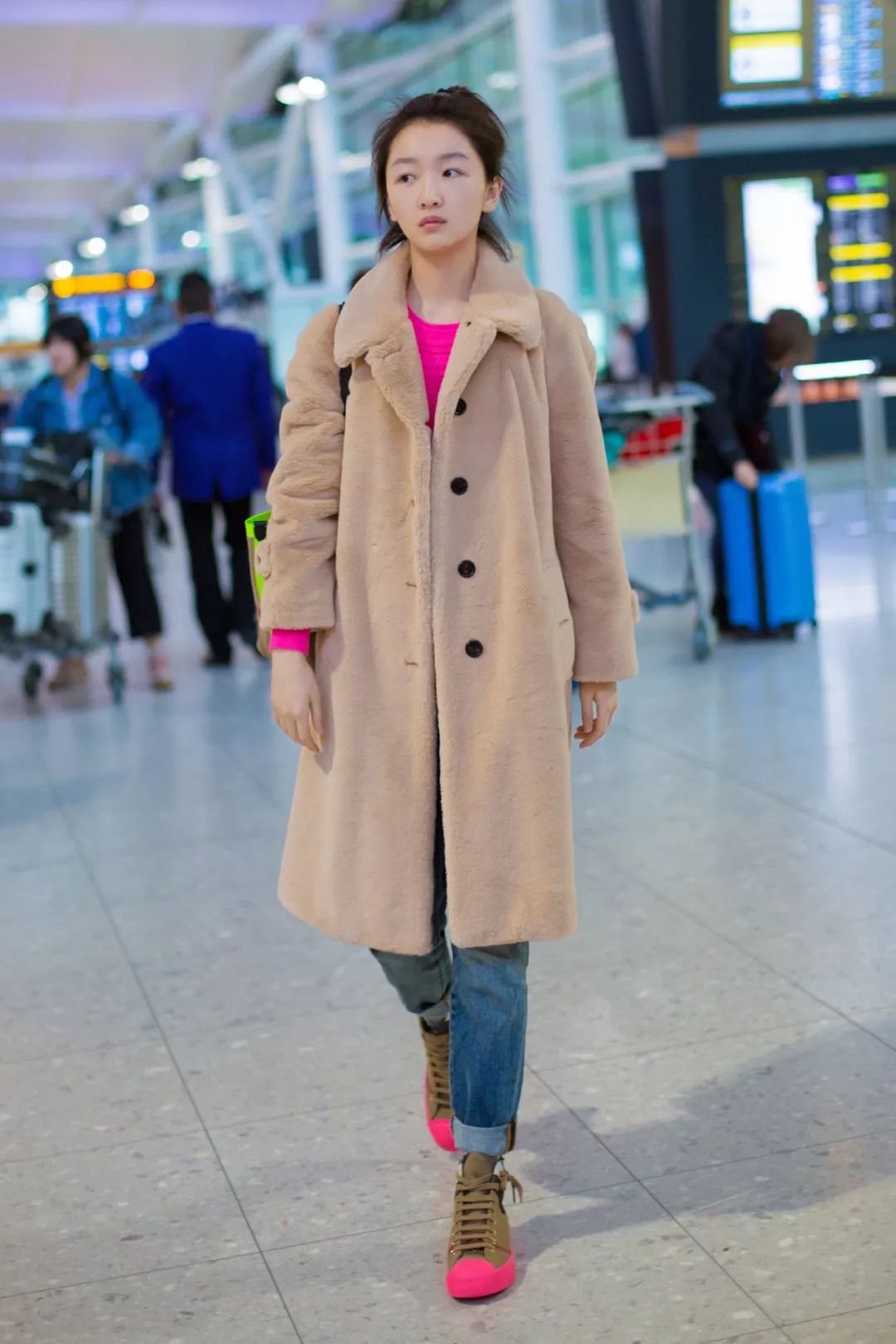 周冬雨变美女,周冬雨变好看了