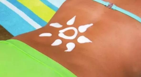 防晒丸是智商税吗,网红防晒喷雾有危害吗