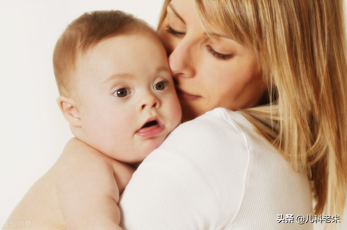 唐氏胎儿在母体有什么症状,40天宝宝唐氏综合征有哪些症状