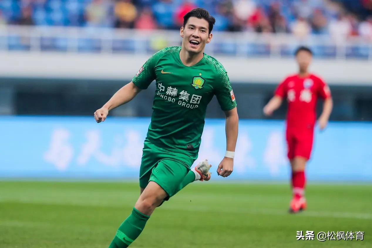 中国足球球员月薪7000,足球两极分化