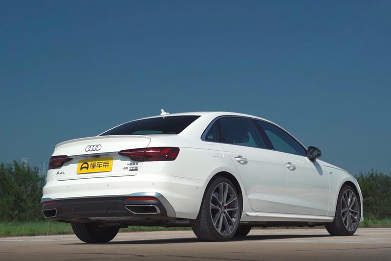 奥迪a4l比较宝马三系,最强a4