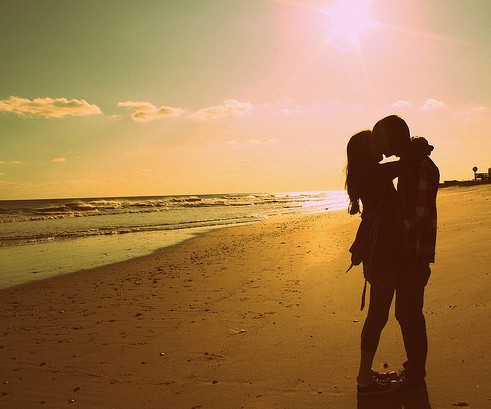 如何通过自己生日挽回老公,怎样利用节假日挽回情感