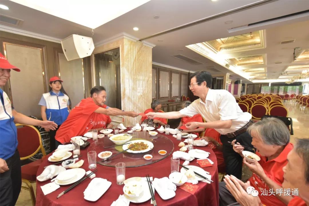 莫道桑榆晚为霞尚满天专访,莫道桑榆晚为霞尚满天央视解说