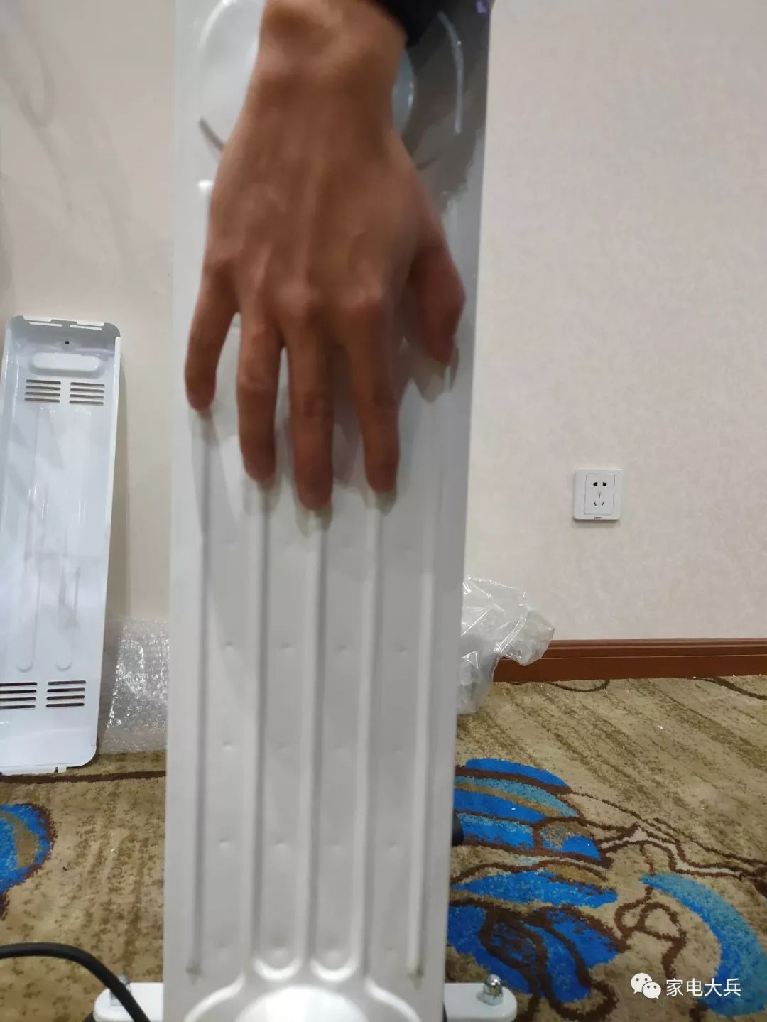 格力美的先锋油汀,格力艾美特取暖器测评