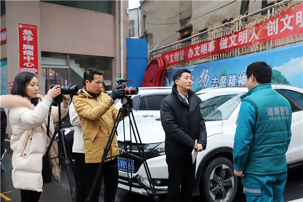 法院党建引领激发干警担当作为,政治引领立足岗位书写报国之志