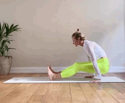 五个瑜伽动作14天拥有迷人少女背,想要撩人美背就练这6式瑜伽