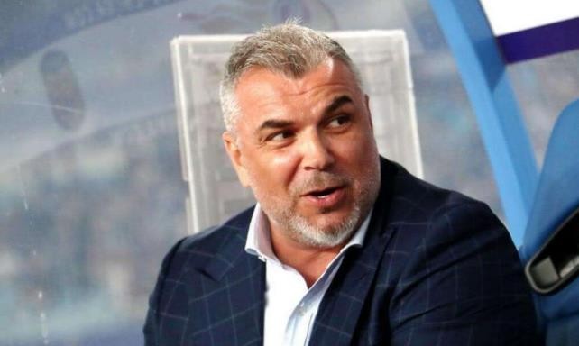 苏宁解散后续，主帅自掏腰包为全队买手机，重情重义却是这般结局