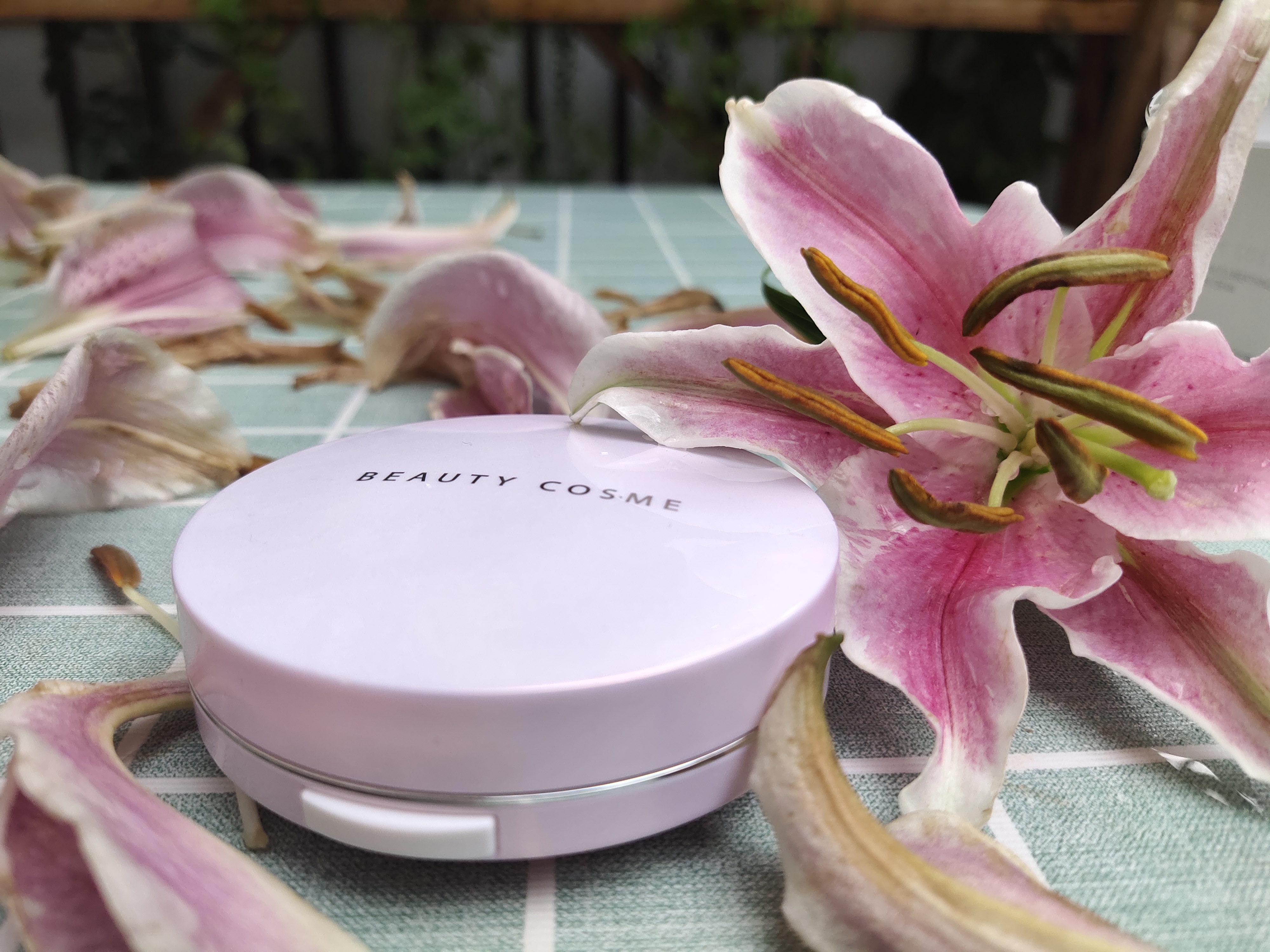 水肌美轻盈无瑕气垫BB霜试用报告：轻松做个无斑女人