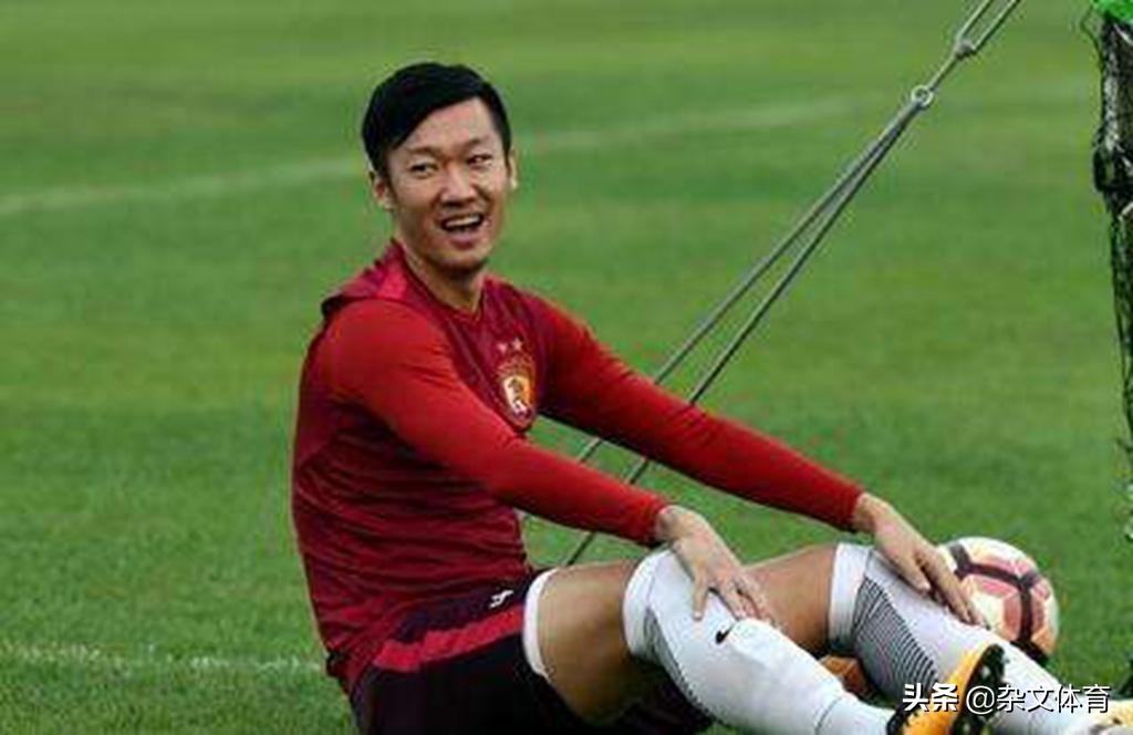 留在恒大继续拿800万年薪！3年为球队出场35次，未能接班郑智