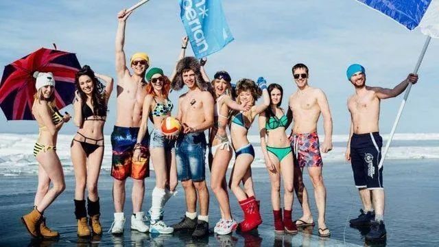 俄罗斯新西伯利亚地理特点,纬度相近气温差异大的原因