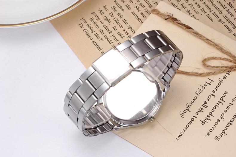 手表蓝宝石玻璃划痕修复最佳方法,牙膏去除手表划痕