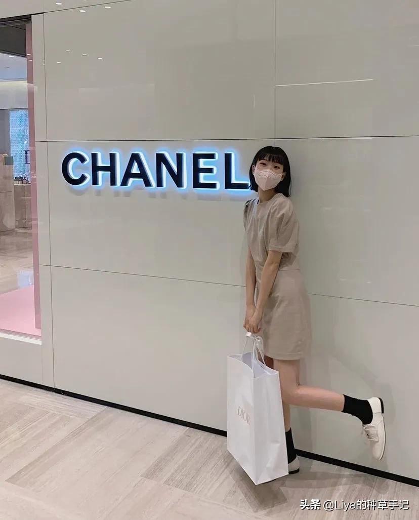 凉鞋穿起来拖沓,凉鞋穿起来没气质