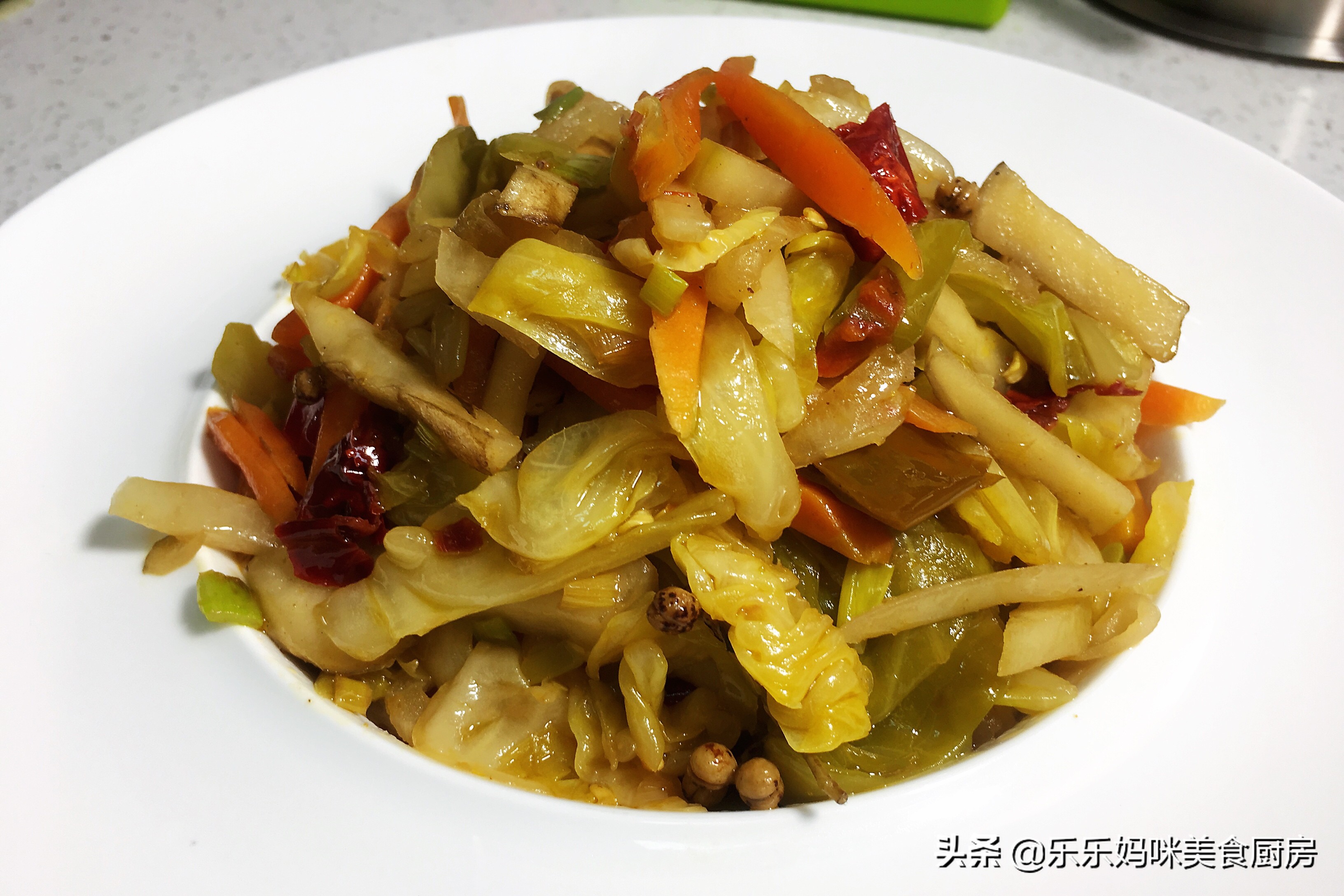 天冷腌的酸菜不酸怎么办,腌酸菜冬天冻了咋办