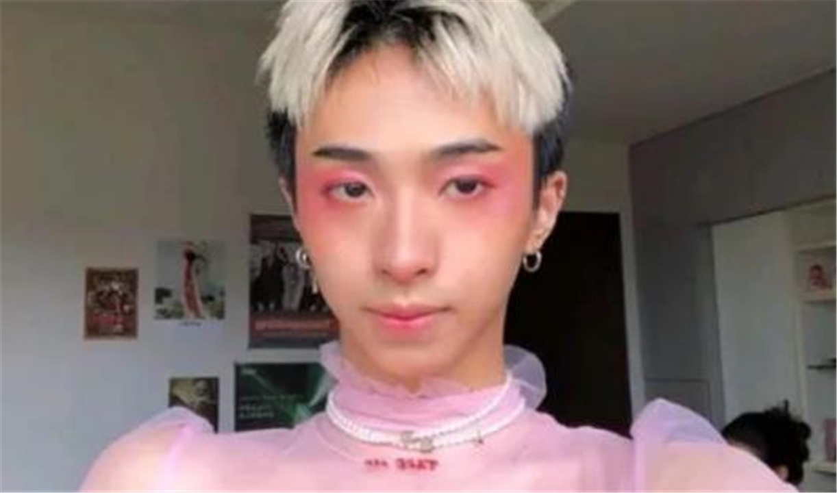 男孩有异性装扮癖怎么办,男孩女装癖是什么原因