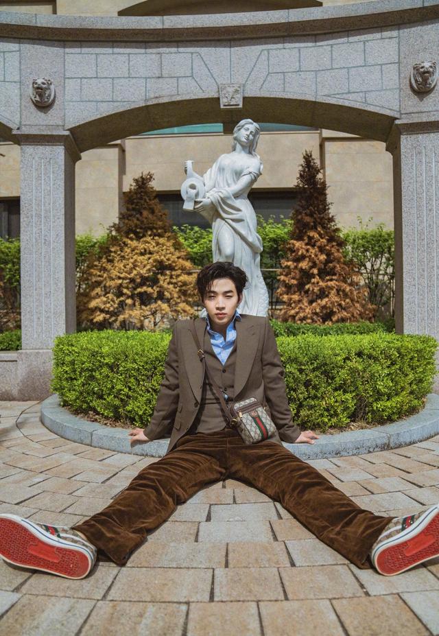 Gucci手袋才是年度百搭单品？毕雯珺、刘宪华、张云龙都最爱它