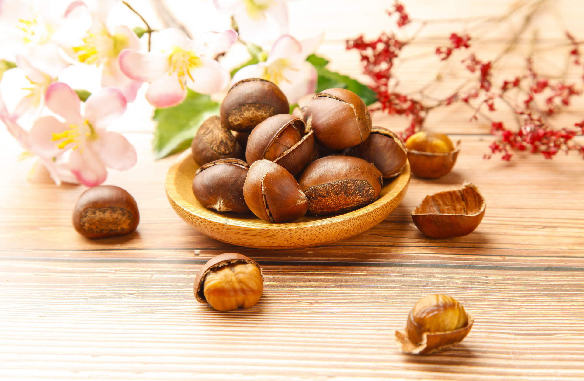 软糯糯的糖炒栗子,糖炒栗子吃多了胃出血怎么办