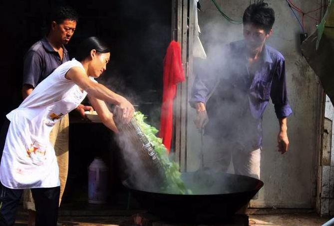 鐜板湪杩樻湁浜哄悆澶ч攨鑿滃悧,鐜板湪杩樻湁澶ч攨楗悧