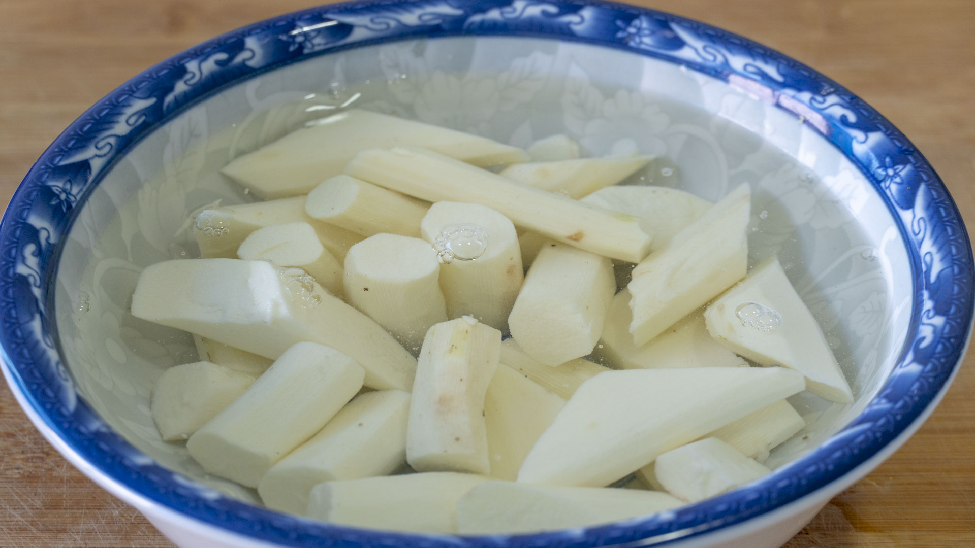 天冷喝什么养生汤暖身,降温后多喝4种汤暖身润燥营养高