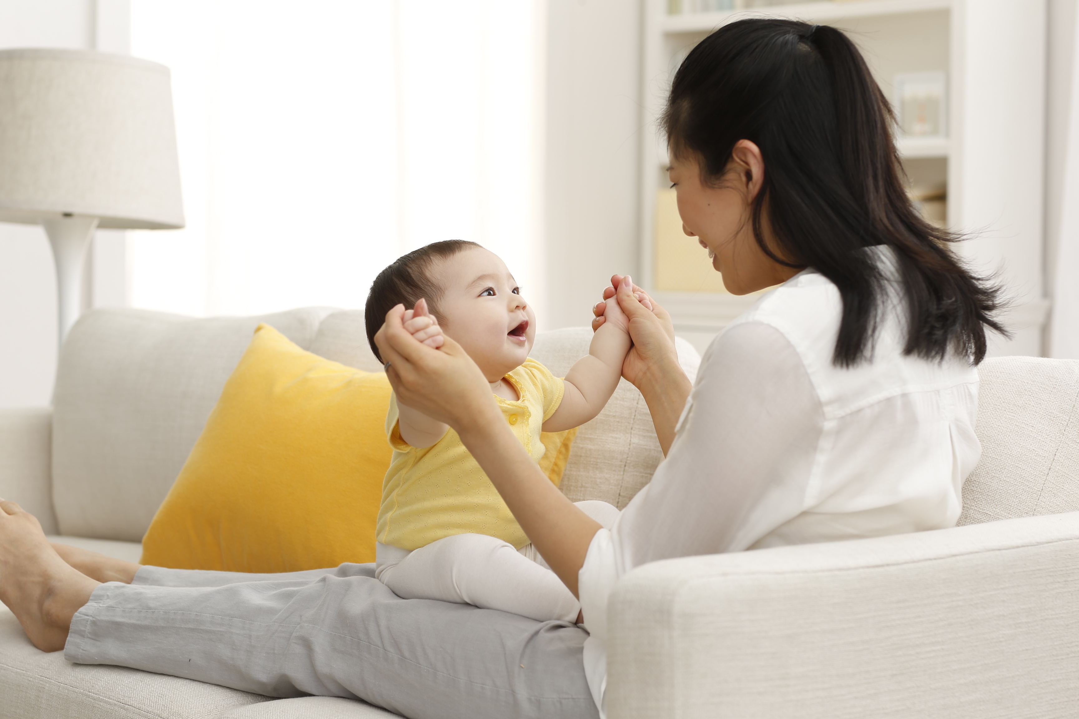 发愁宝宝喝奶粉便秘？美赞臣亲舒不上火不便秘