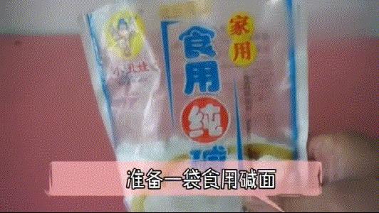 屋里出现好多黑色小飞虫怎么回事,家里突然多了很多很小的黑色飞虫