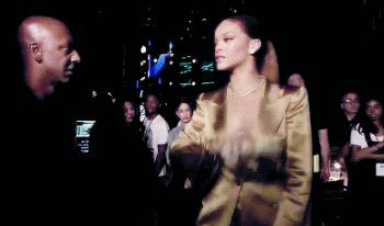 “性侵”“炒作”玩砸招牌,火遍全球24年的“看胸大秀”终于停