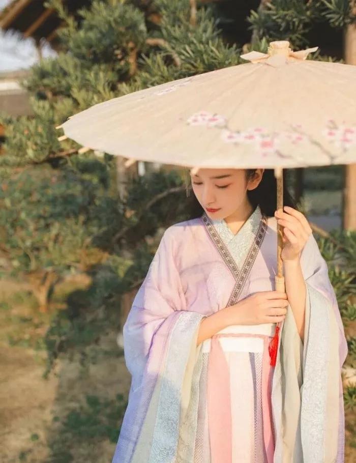 武陵春桃李风前多妩媚辛弃疾,武陵春桃李风前多妩媚赏析