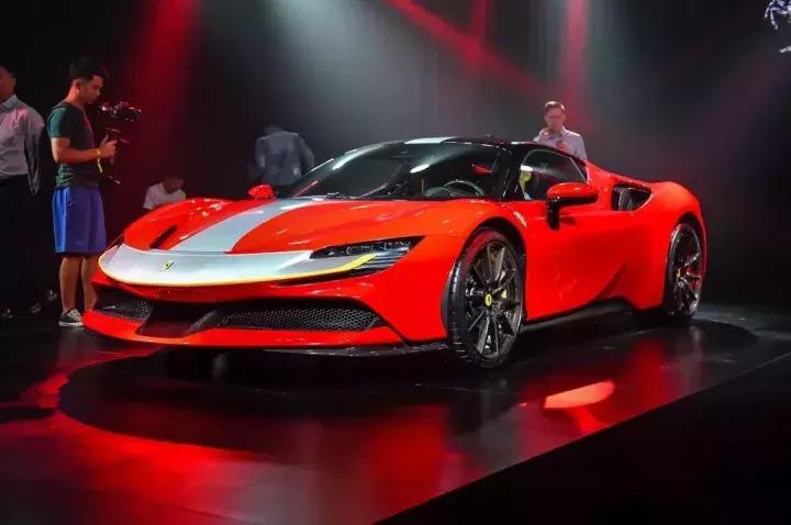 比*博兰**基尼大牛还贵法拉利！搭载3.9TV8发动机，最大马力1000匹