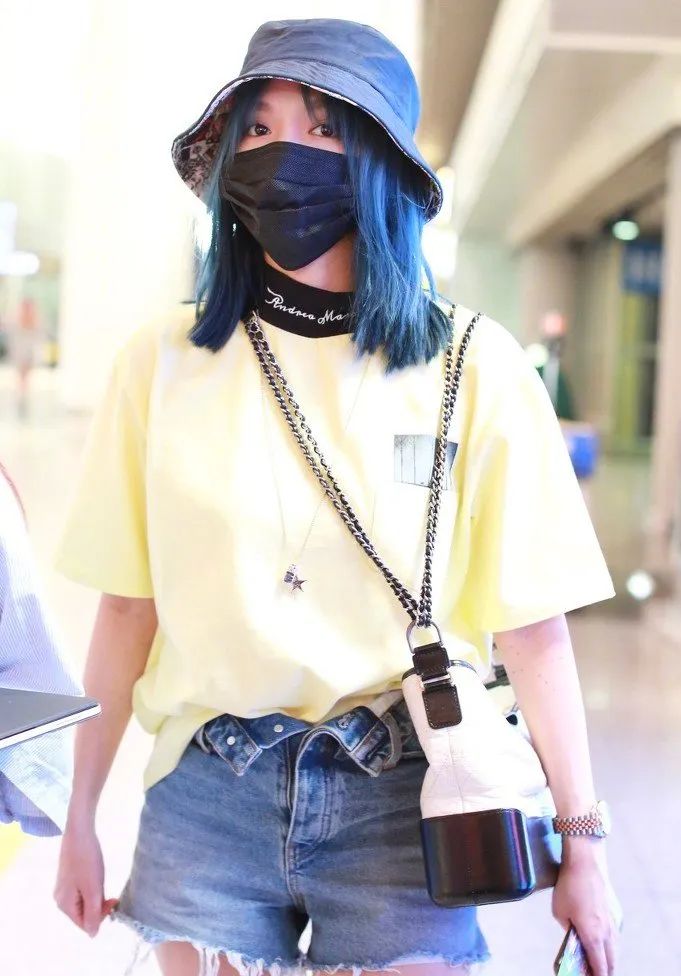 程潇包春卷,程潇背的包