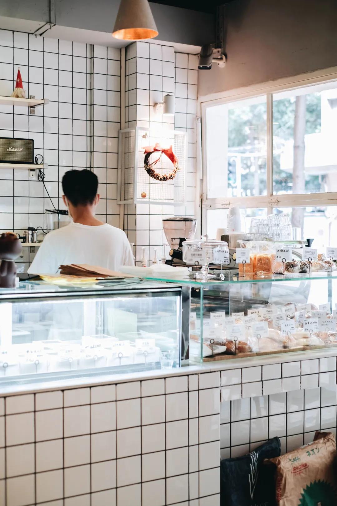 什么地方开面包店很难吸引顾客 (面包店最难经营的地方)