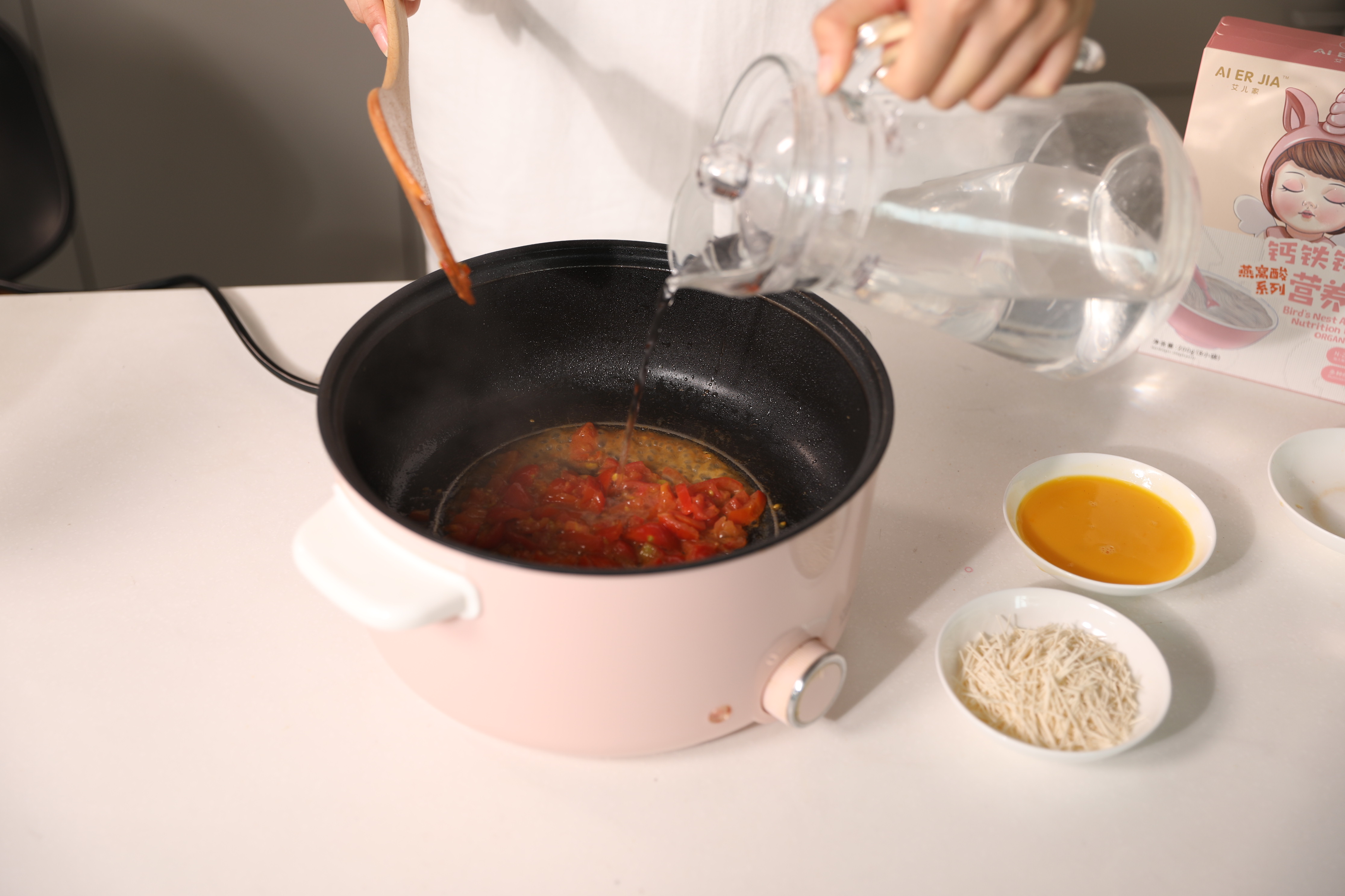 面条燕窝制作,番茄鸡蛋面条简单美食做法