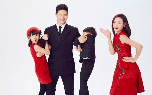 拍全家福应该用什么拍,影楼拍全家福怎么拍好看