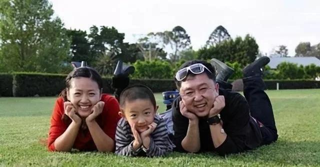 于谦老婆白慧明个人资料,于谦媳妇白慧明比于谦小多少