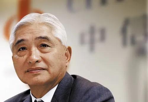 勇 攀 巅 峰——荣智健与兴澄特钢的创业发展