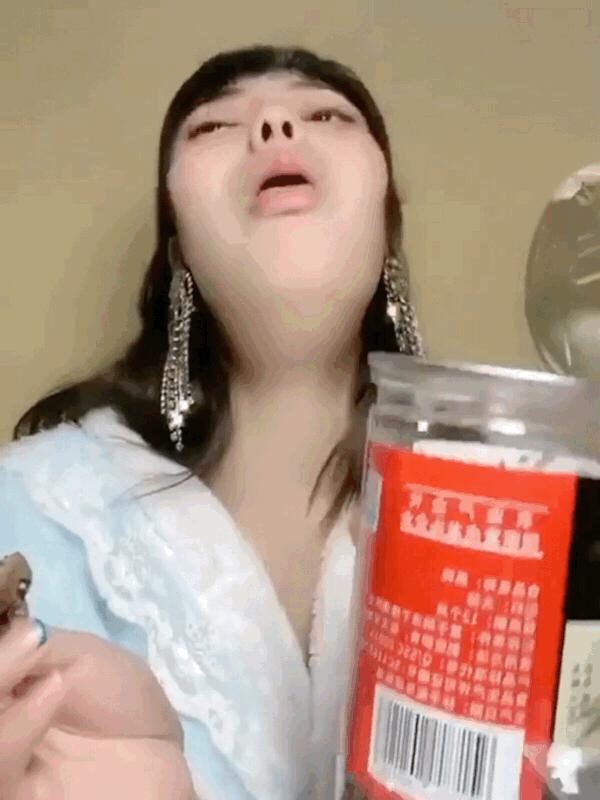 当一颗大蒜被黑了之后，吃货们发现了它的隐藏能力（菲李漫画）