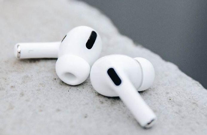 旗舰级真无线蓝牙耳机横评,百元价位不入耳蓝牙耳机推荐测评