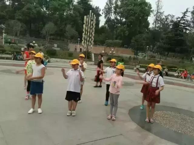 荆州小新星英语培训班,小新星英语补课班招生视频