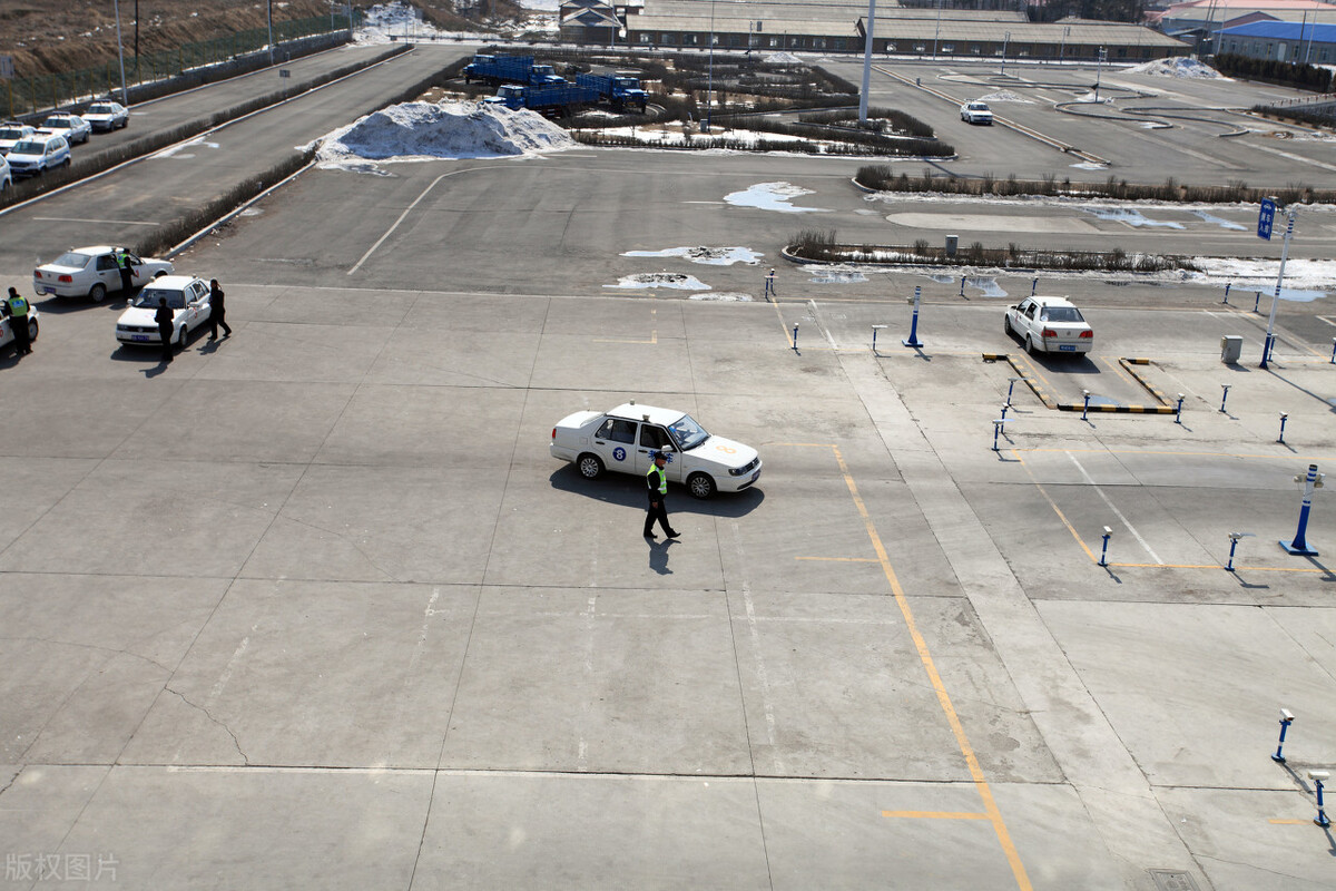 新手学车动作不协调怎么训练,反应慢手脚不协调适合学车吗