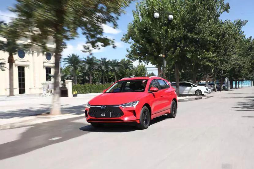 比亚迪e2试驾视频胖哥,电驹哥试驾视频大全