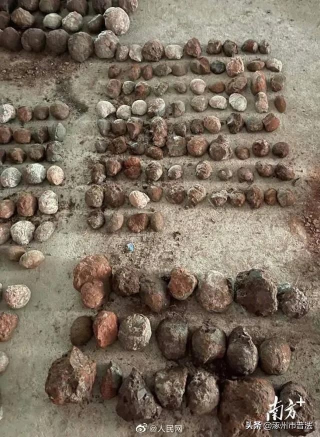 地铁安保拽女子下车处理结果,官方回应地铁保安拖拽女子事件