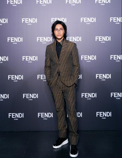 陈坤的长发型属于什么发型,陈坤新发型现代绅士