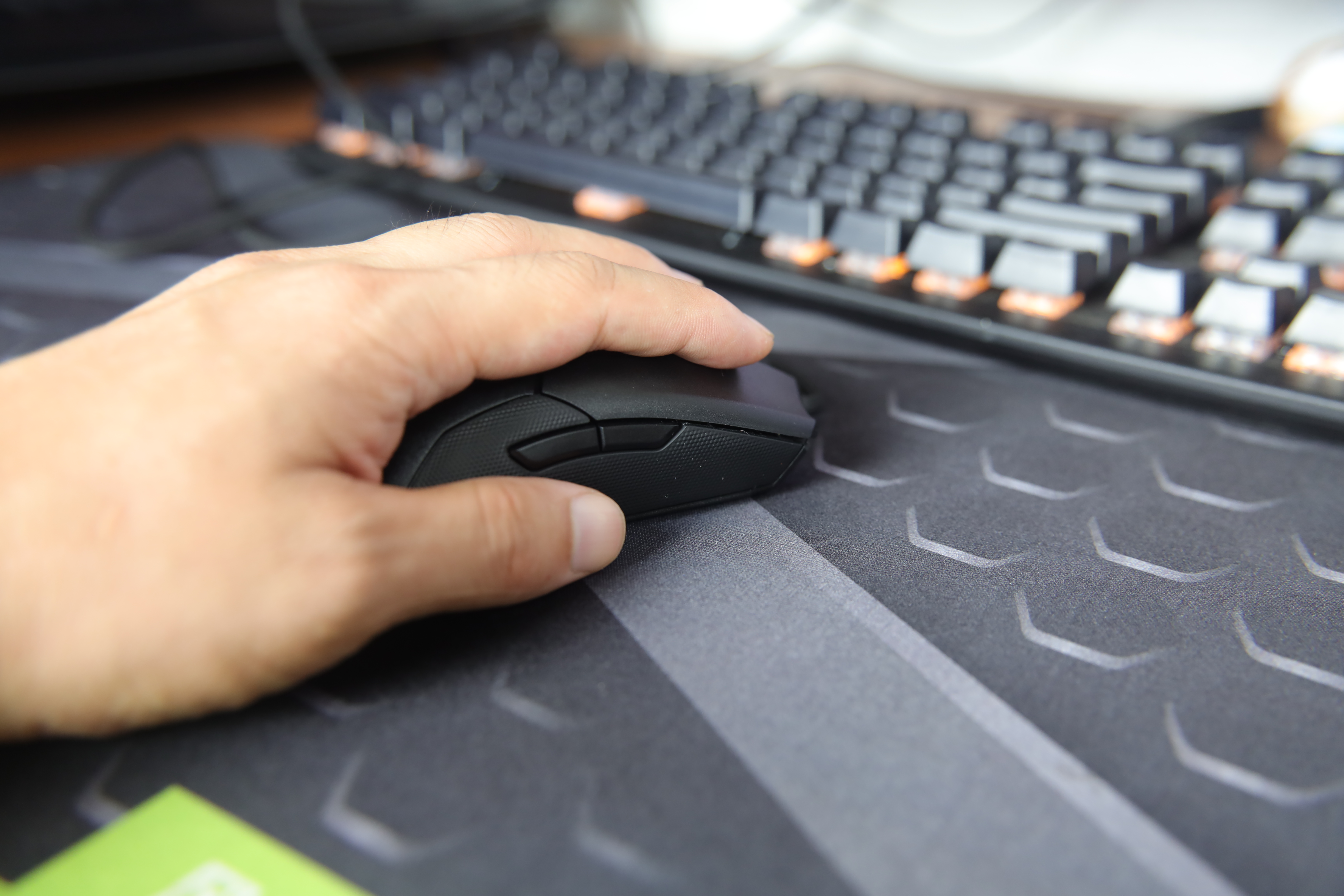 雷蛇无线毒蝰系列鼠标推荐,雷蛇鼠标16000dpi的叫什么