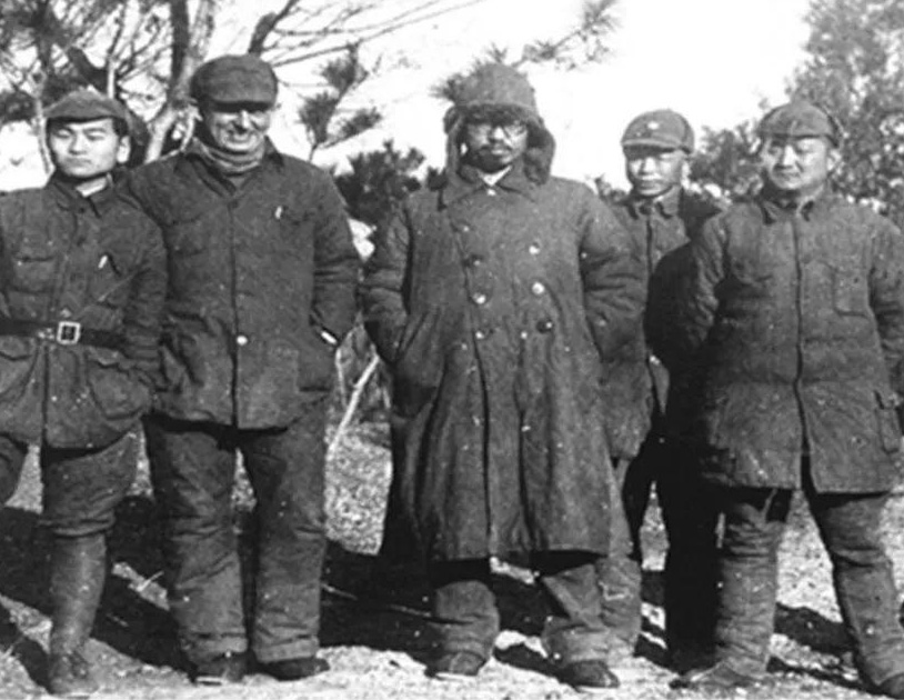 在十大元帅中，要论在抗战时期的贡献，罗荣桓足以排在第三