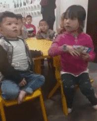 眼睛红的跟兔子一样,兔子眼球有红血丝