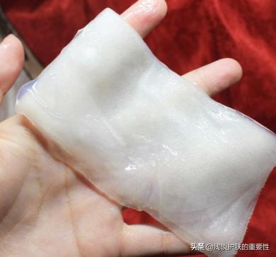 有痘痘的皮肤适合用什么牌子的护肤品呢？