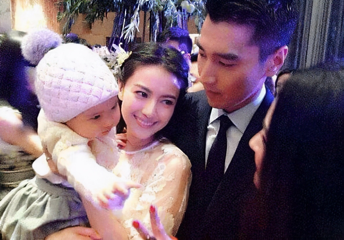 被公公挑剔、感情风评不好又怎样？高圆圆有视她如珍宝的赵又廷啊