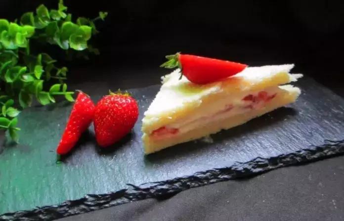 颜值和口感一样高的甜品,抹茶冰激凌三明治