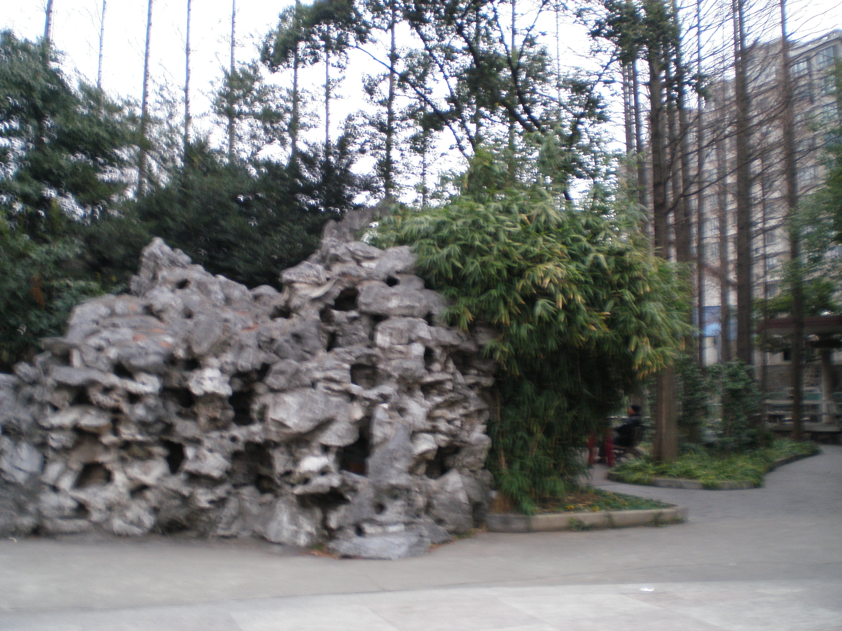 租界公园、跑狗场、卷烟厂，这条马路“活化石”太多